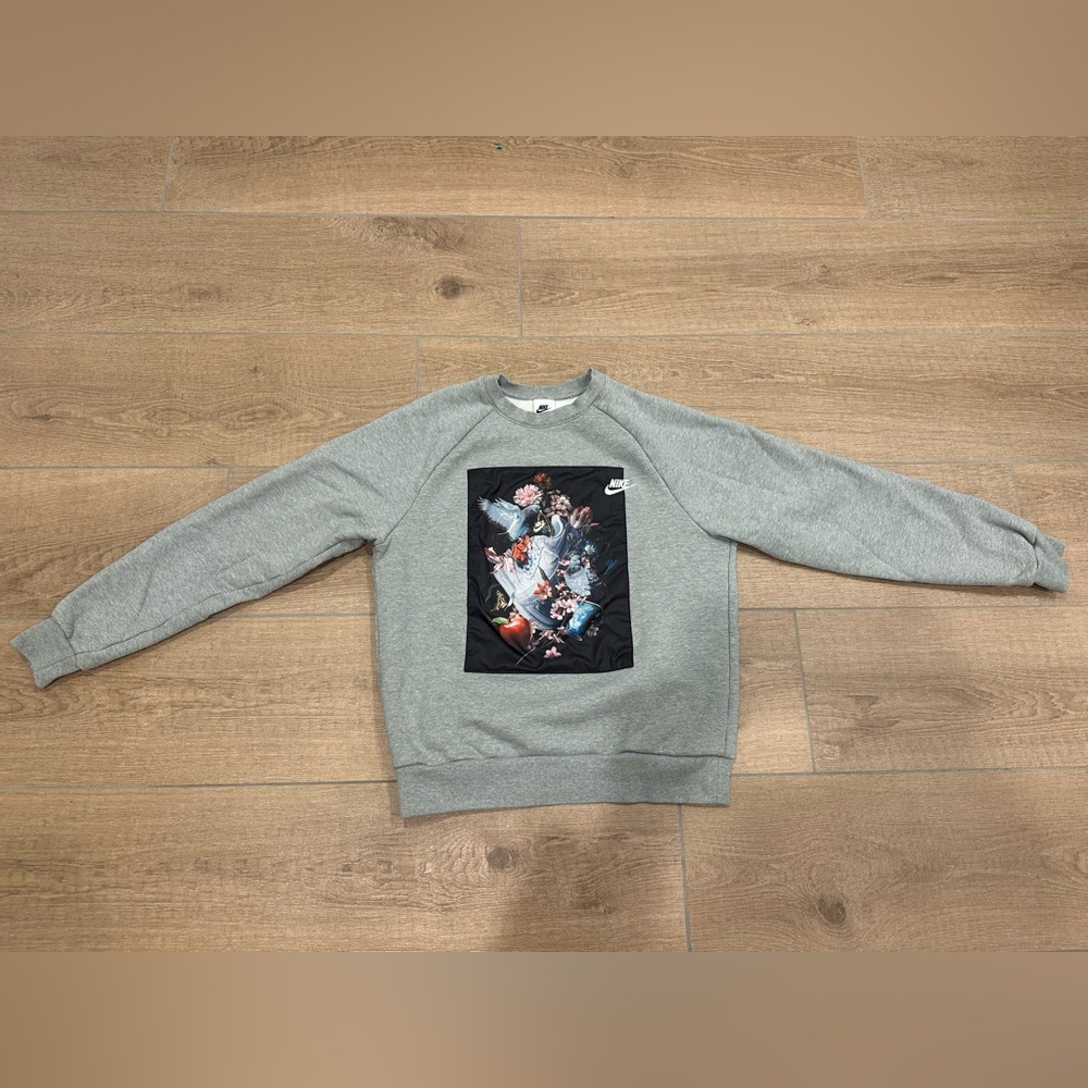 Nike Gray Floral Sneaker Graphic Men's Crewneck Sweater